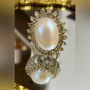Vintage pearl and rhinestone cocktail ring size 6.5